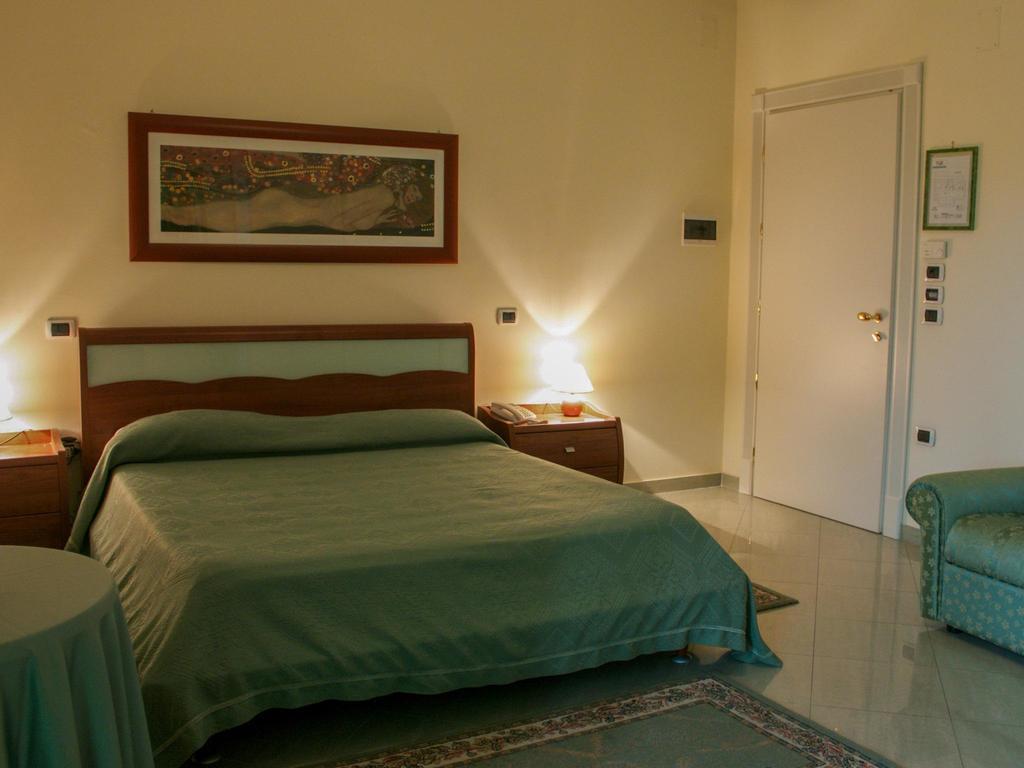 San Nicola Manfredi Blu Hotel מראה חיצוני תמונה