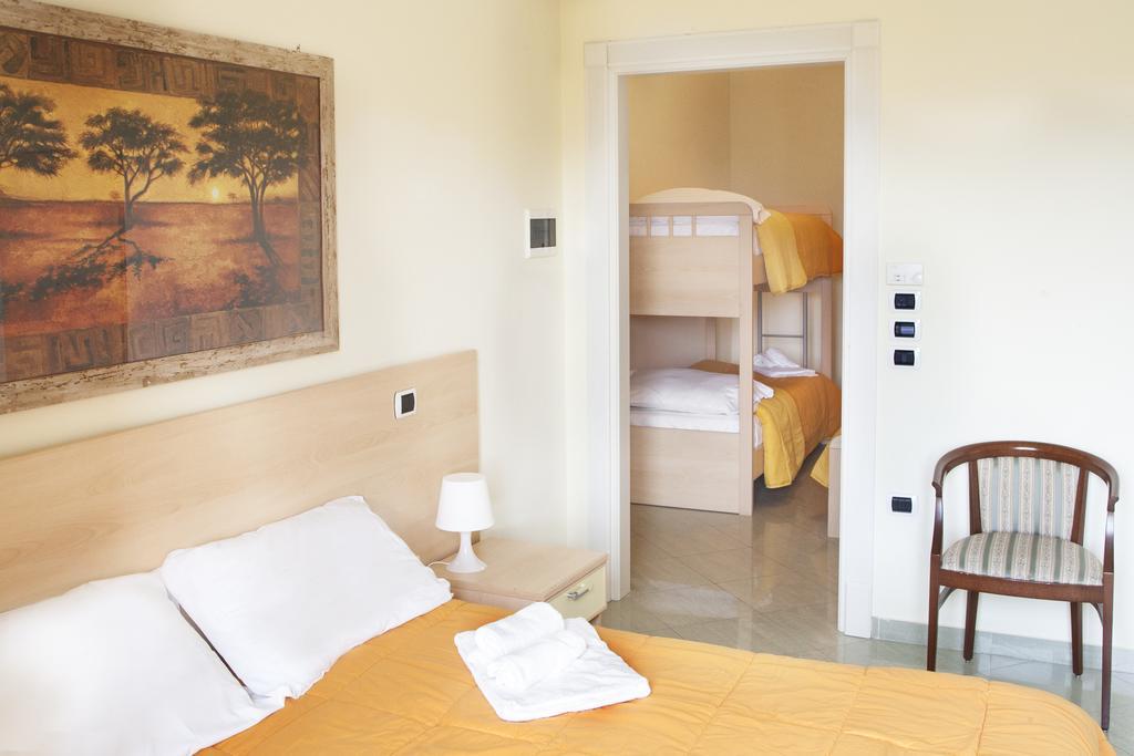San Nicola Manfredi Blu Hotel מראה חיצוני תמונה