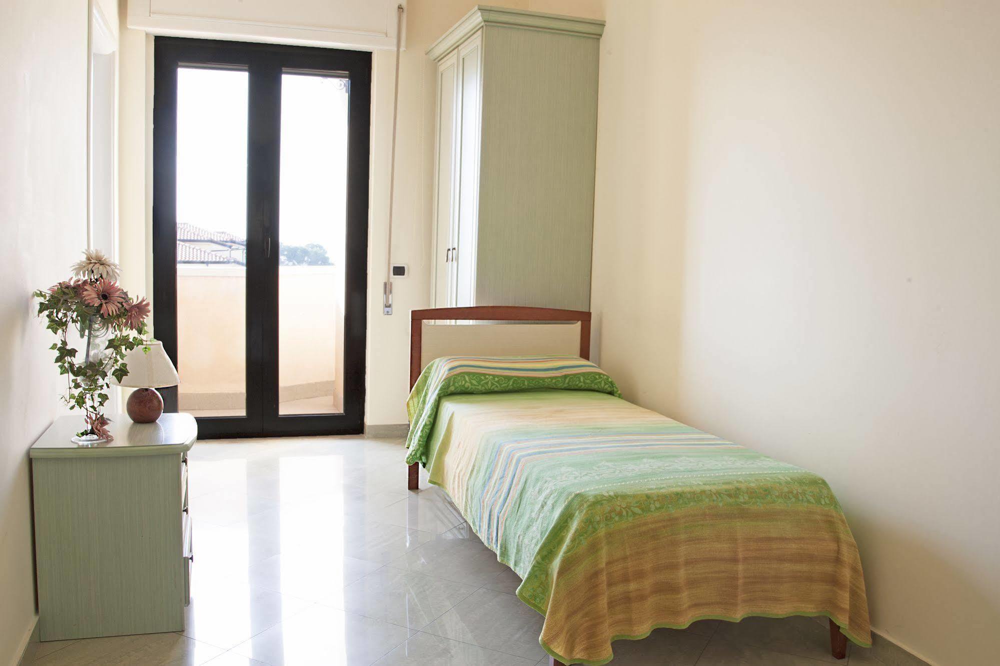 San Nicola Manfredi Blu Hotel מראה חיצוני תמונה
