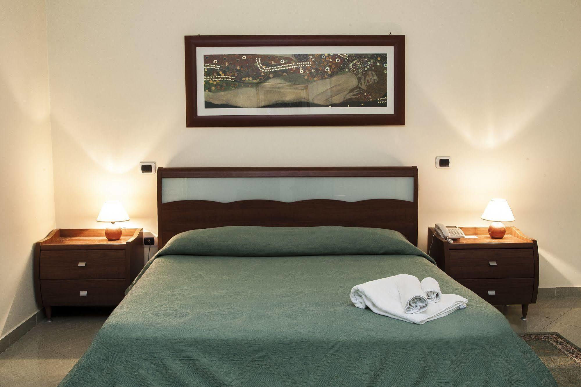 San Nicola Manfredi Blu Hotel מראה חיצוני תמונה
