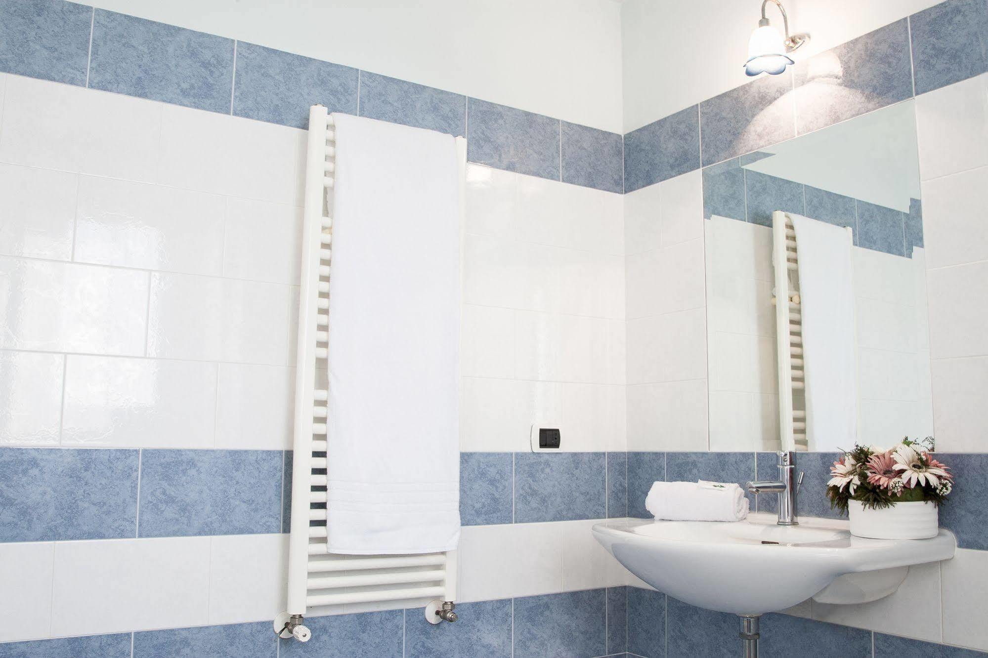 San Nicola Manfredi Blu Hotel מראה חיצוני תמונה
