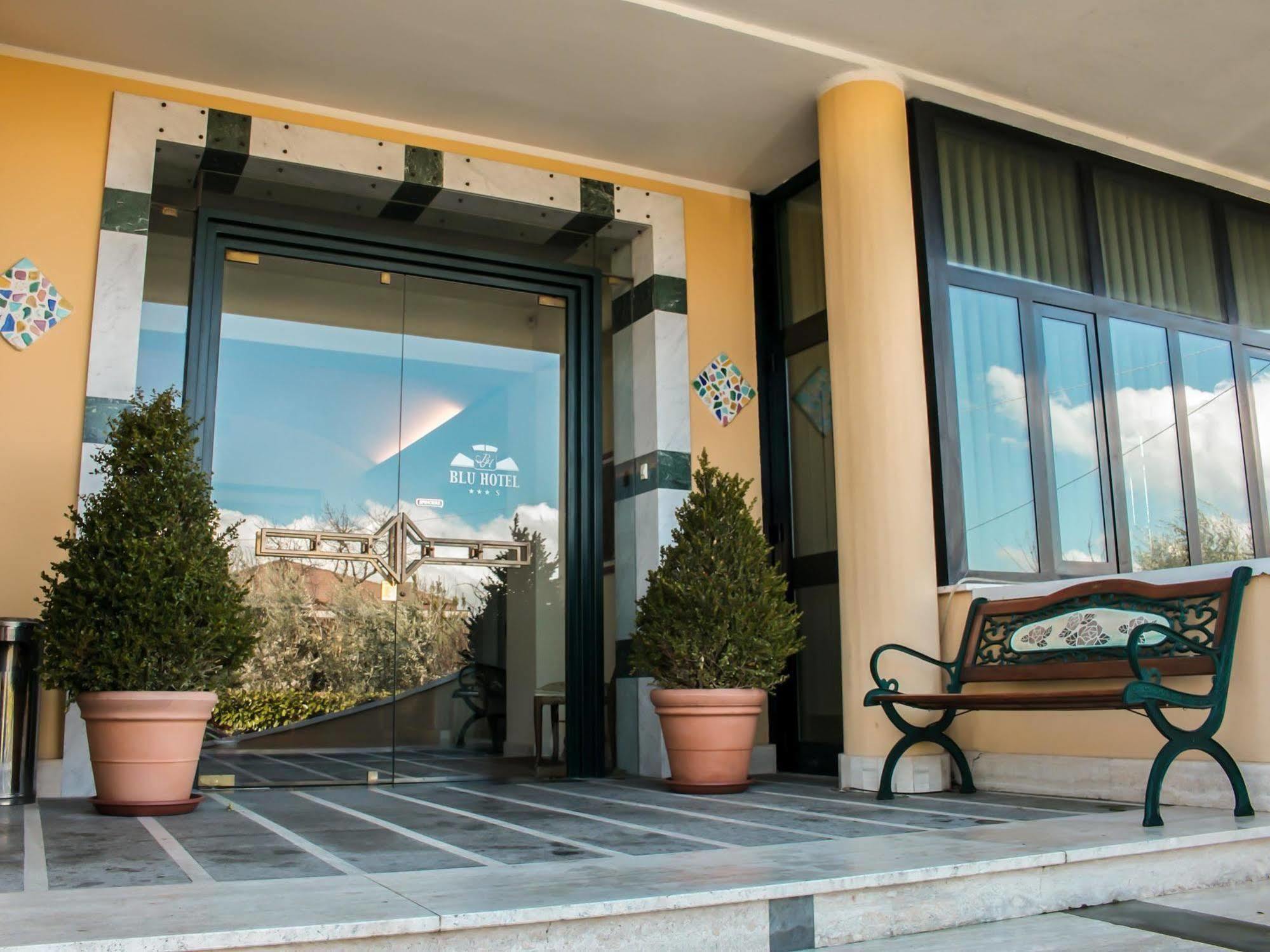 San Nicola Manfredi Blu Hotel מראה חיצוני תמונה