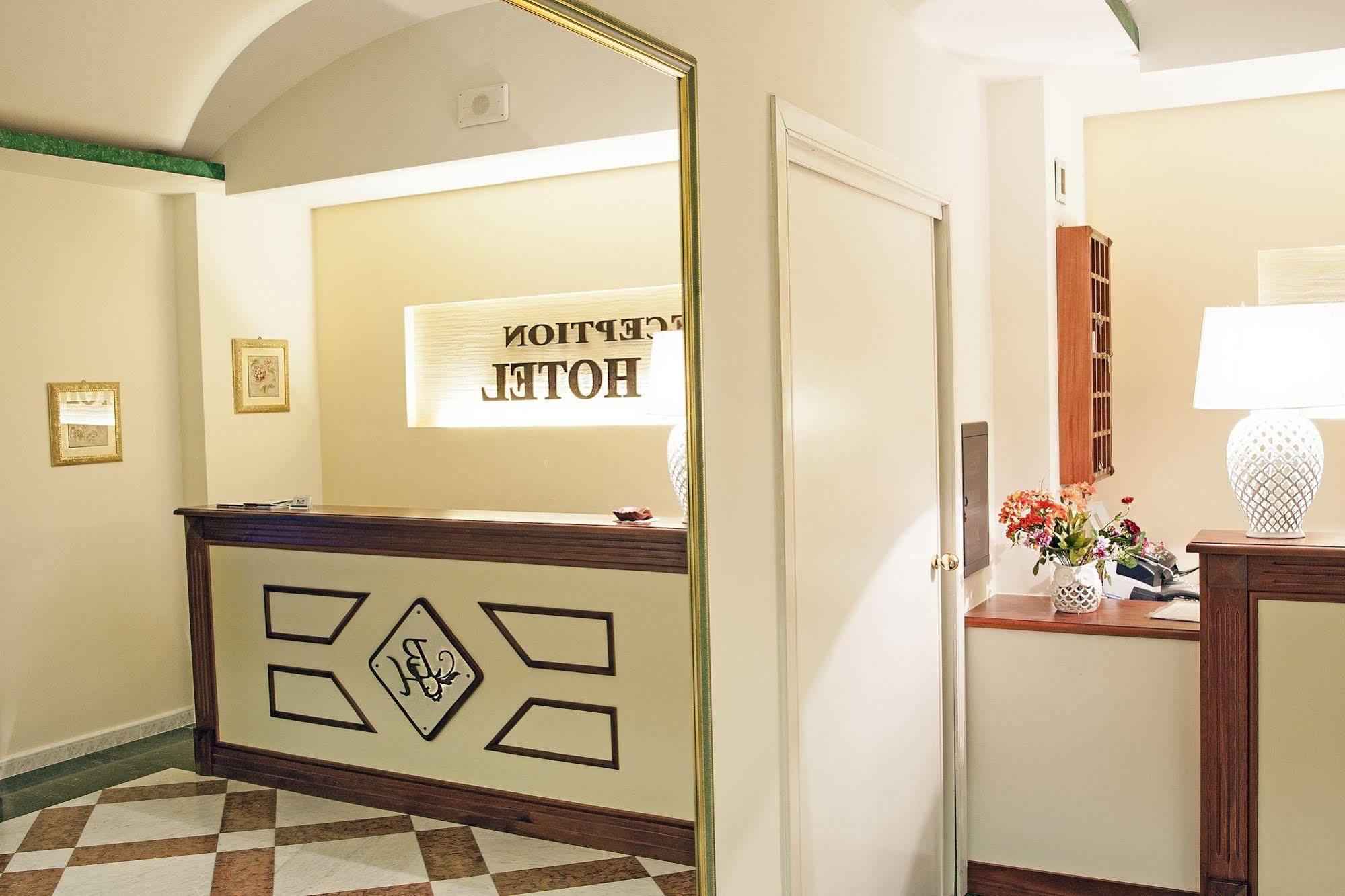 San Nicola Manfredi Blu Hotel מראה חיצוני תמונה