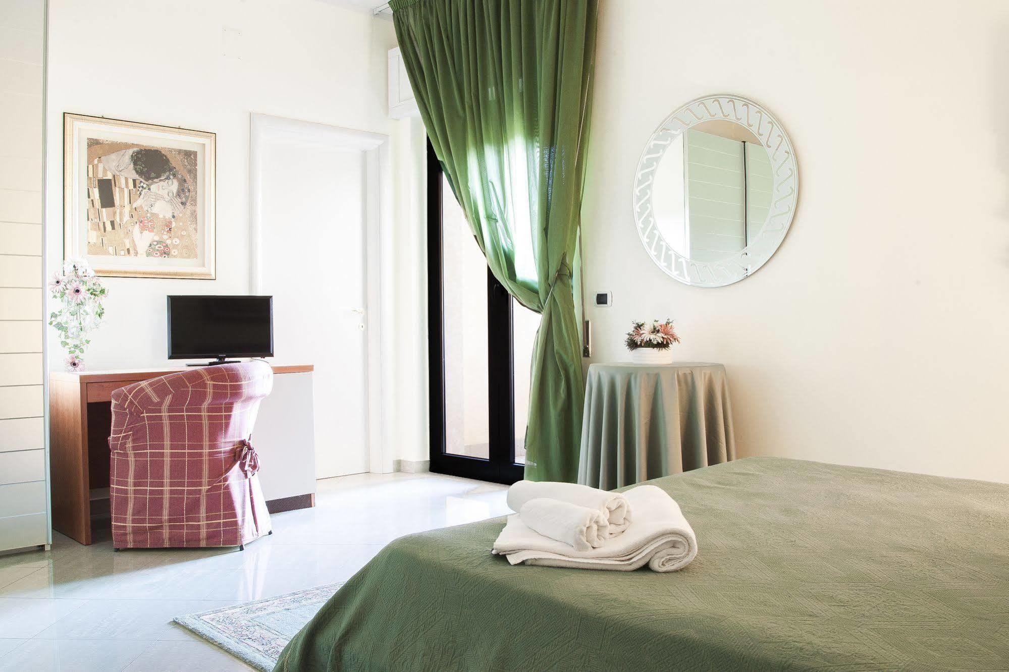 San Nicola Manfredi Blu Hotel מראה חיצוני תמונה